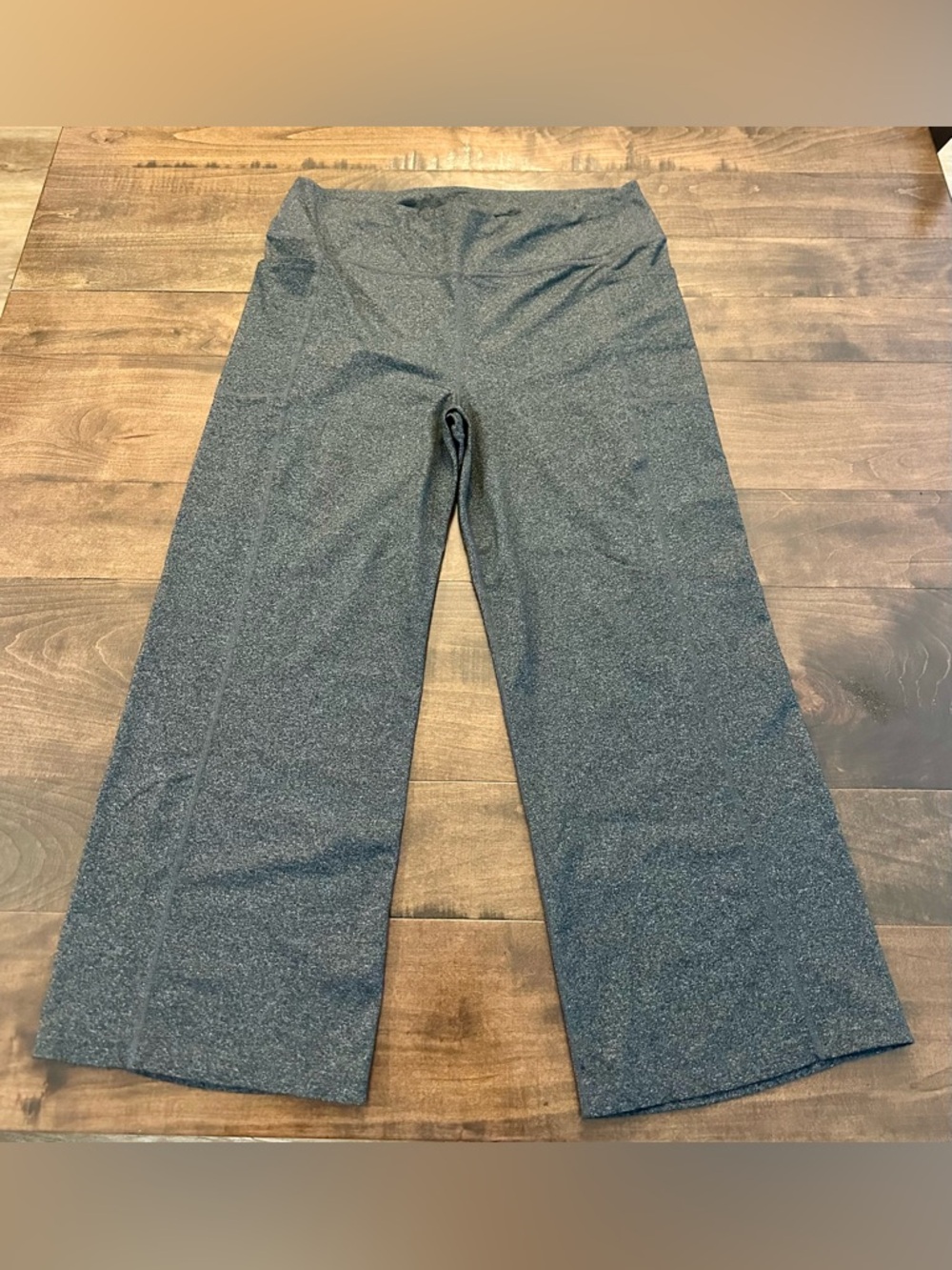 🌟 Women’s Skechers Heather Charcoal Athletic Crop Pants